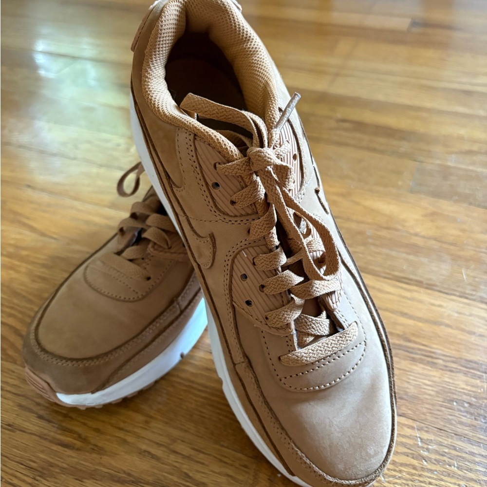 Kids brown Nike Air Max